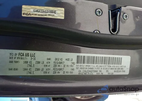 2016 Jeep Compass High Altitude Edition z USA, uszkodzony, nr VIN 1C4NJCEA4GD720040